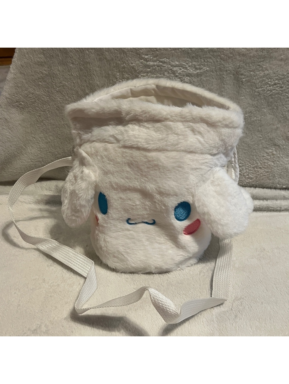Cinnamoroll fluffy drawstring crossbody bag